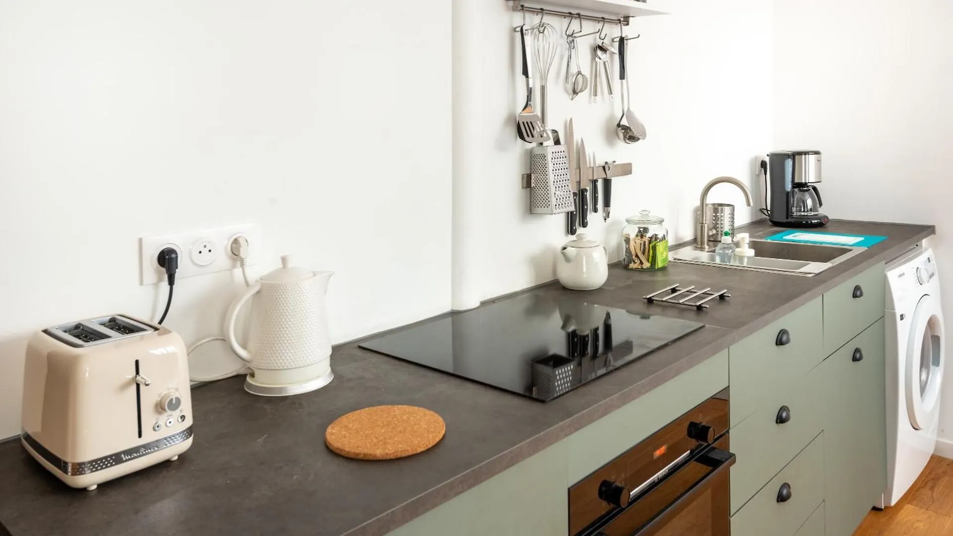 Stylish Canal Saint-martin Apartment