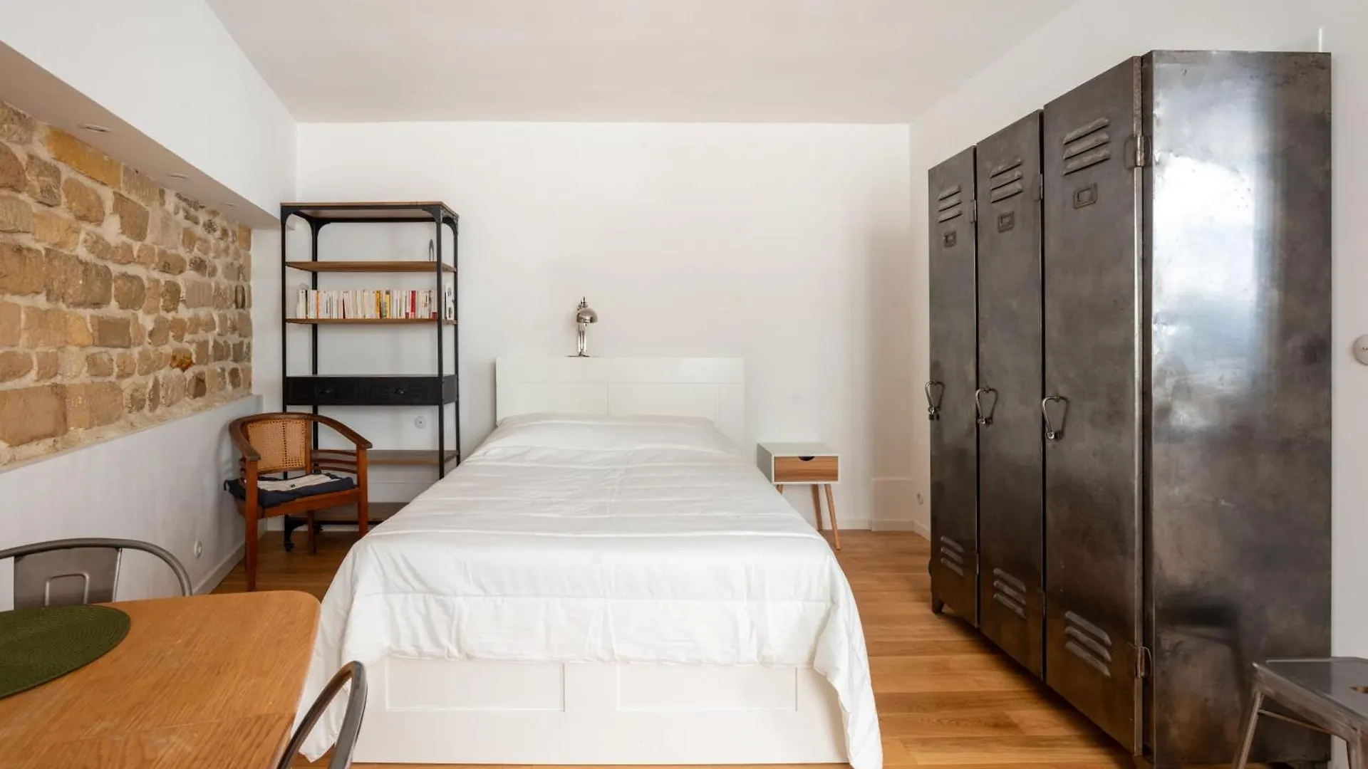 Stylish Canal Saint-martin Apartment Paris